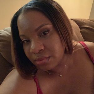 Meet your Posher, Akia